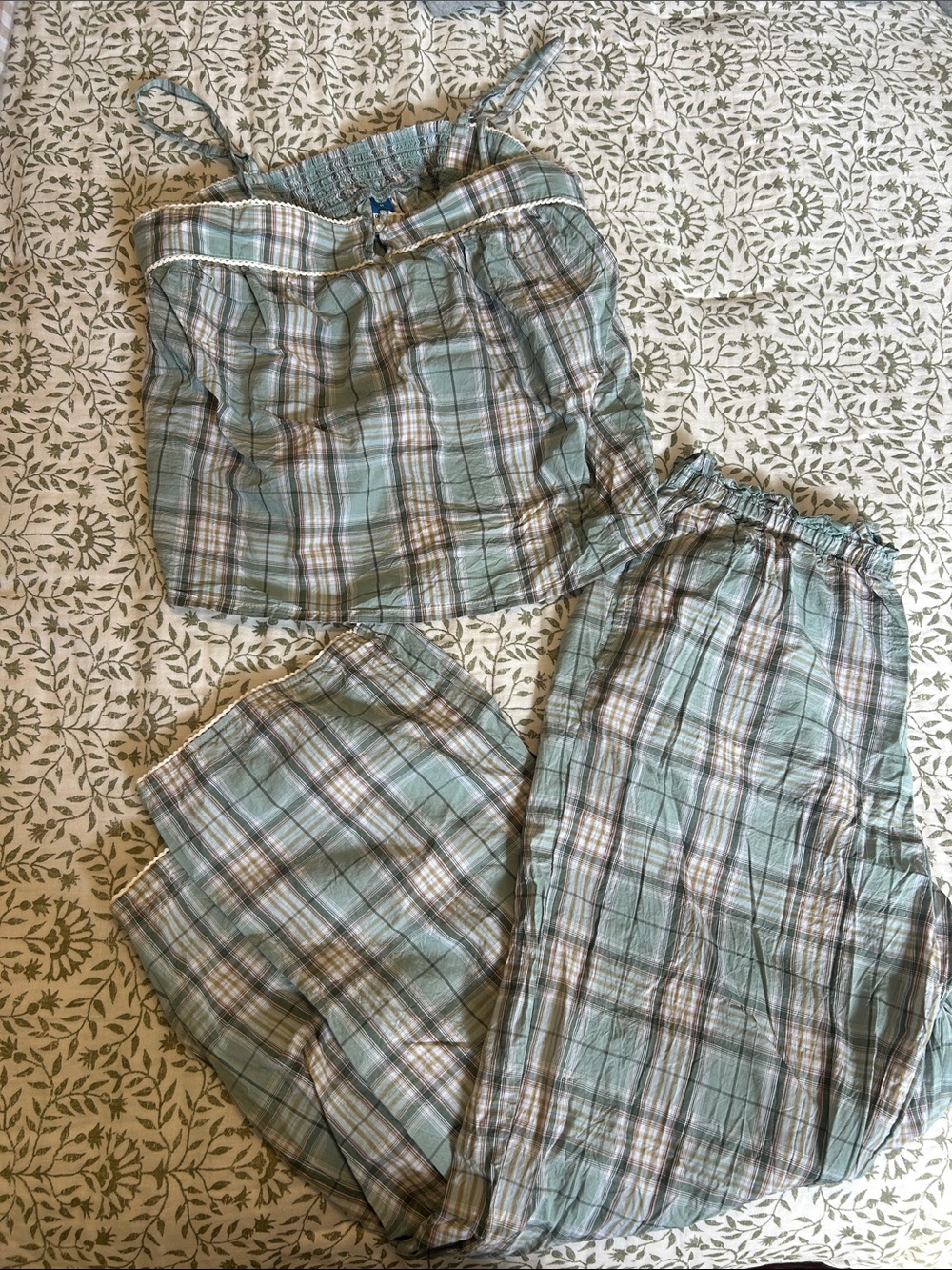 Old Navy Green Plaid Pajama Set